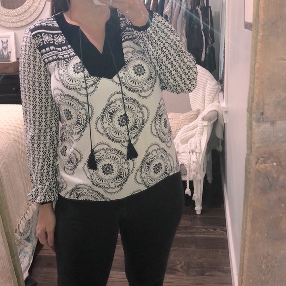 Crown & Ivy small black & white boho elephant top - Picture 1 of 4